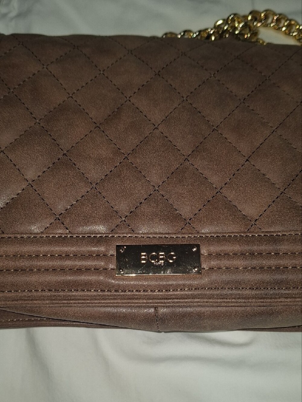 BCBGMaxAzria Quilted Taupe Shoulder Bag with Gold Chain - Picture 6 of 6